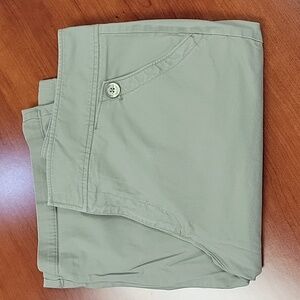 Dockers Bermuda Shorts Ideal Fit Light Khaki Green Size 16